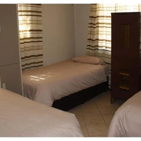 Abuelita Guesthouse - Room 4, hótel í Lephalale