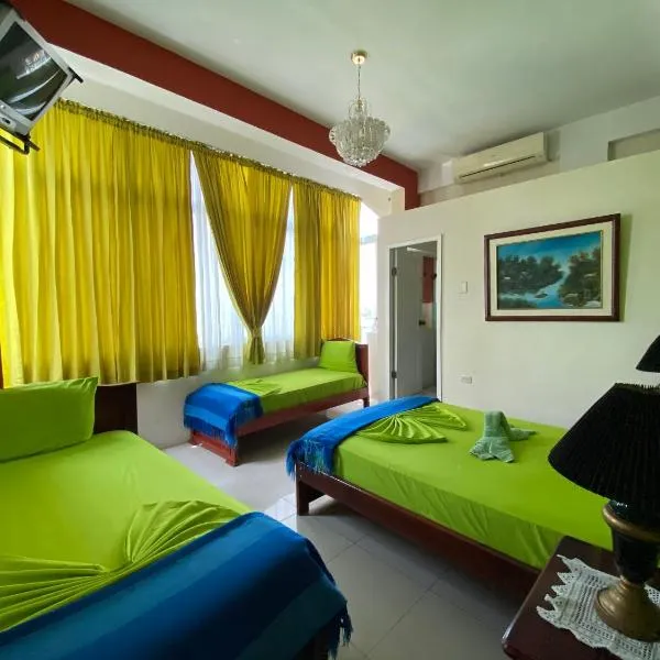 Hostal Puerto Azul, hotel a Manta