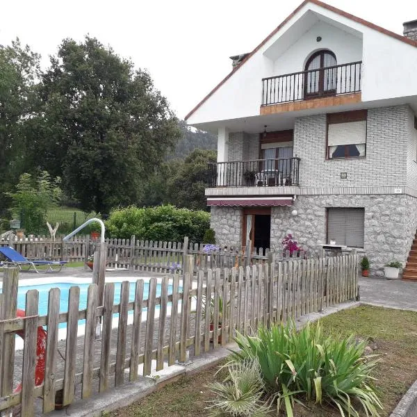 Apartamentos Los Frutales, hotel in Arnuero