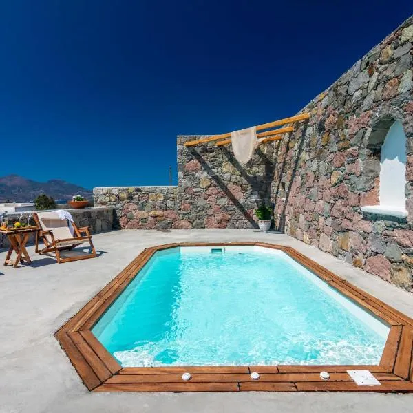Petra Residence Mini Pool Spa, hotel in Adamas