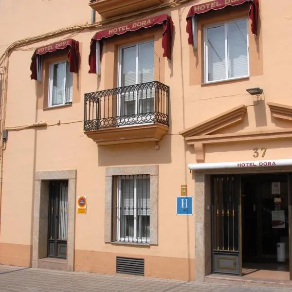 Hotel Dora, hotel em Plasencia