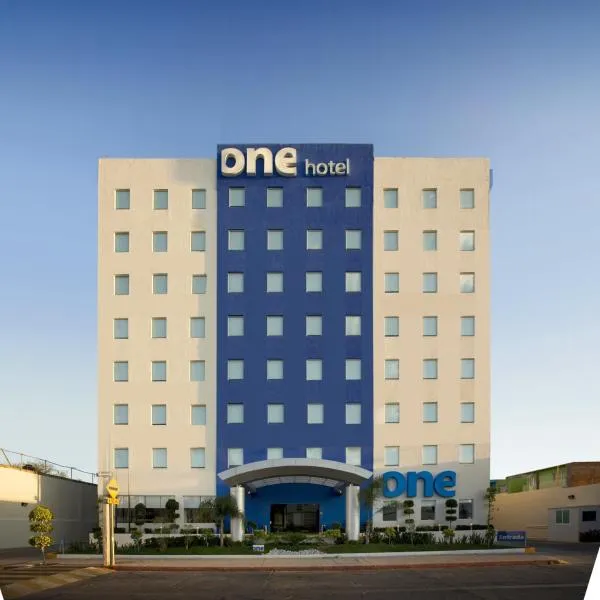 One Aguascalientes San Marcos, hotell i El Llano