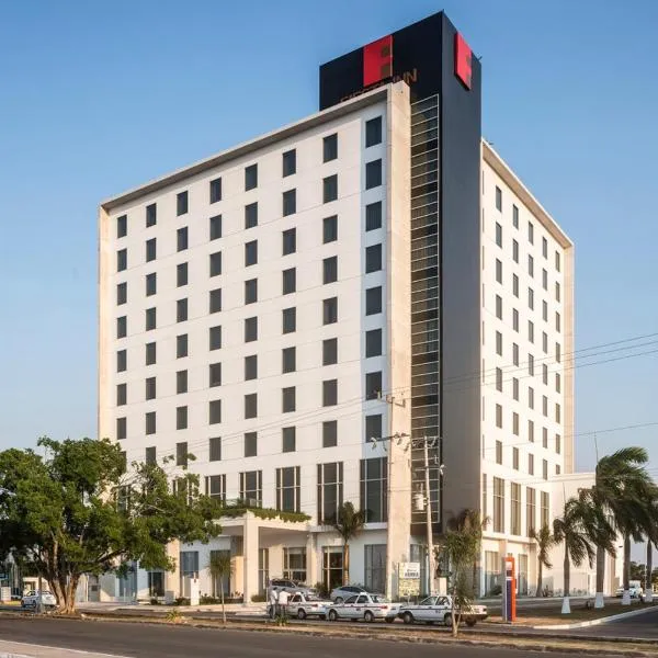 Fiesta Inn Merida, hotell i Hunucmá