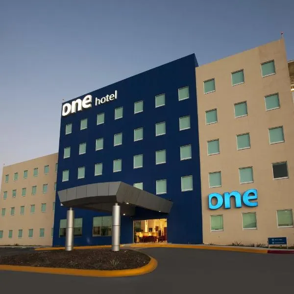 One Saltillo Derramadero, hotel en La Encantada