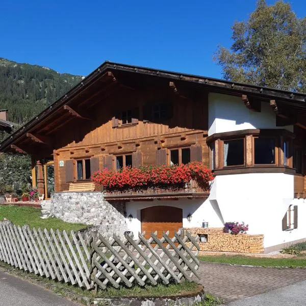 Ferienhaus Alpsteig, hotel u gradu Schattwald