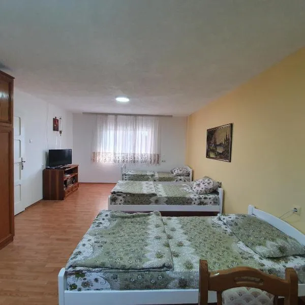 Caričin konak, hotel a Peta