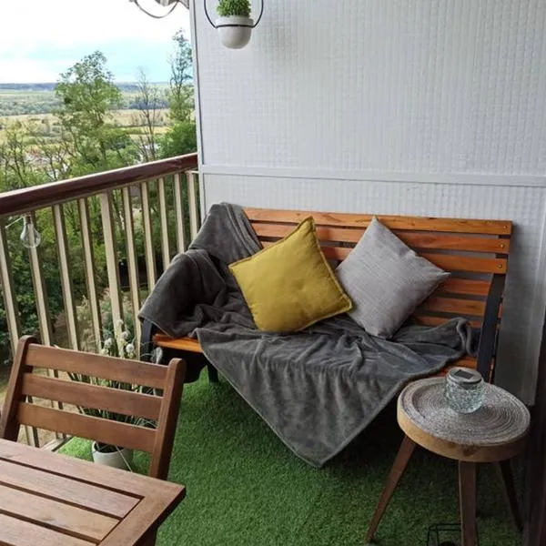 Studio Charmant avec vue magnifique!, hotel in Montrichard