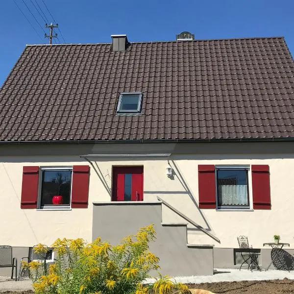 Ferienhaus bei Lauingen, mit Sauna und Gartenlounge, Hotel in Veitriedhausen