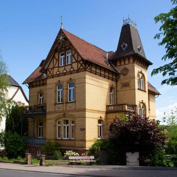 Ferienwohnung Hufelandstern bis 7 Personen - mit E-Ladesäule!, hotel v destinaci Bad Wildungen