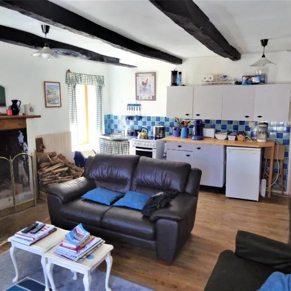 Maison cosy séjour découverte mer et campagne, hotel v destinaci Saint-Caradec-Trégomel