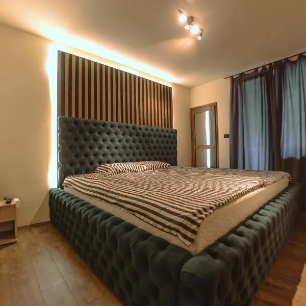 Loft Apartman Menhetn, hotel in Klenak