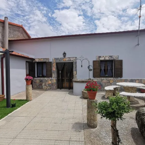 Casa rural Pérez Martín, hotell i Villares de Yeltes