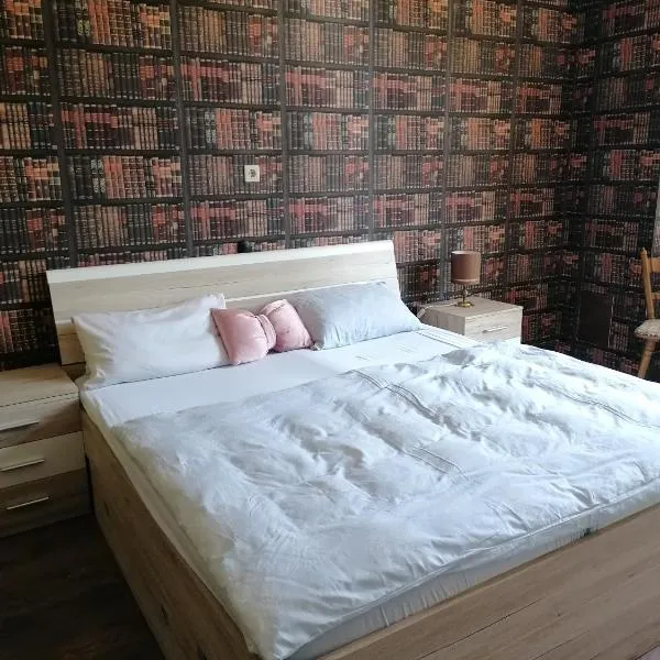 Hotelzimmer im alten Reihenhaus auf der Stadtmauer, hotel v destinaci Bacharach
