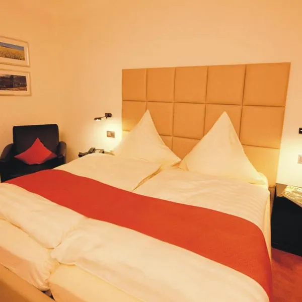 Landgasthof Zur Post, Hochwälder Radstation, hotel v destinaci Kell