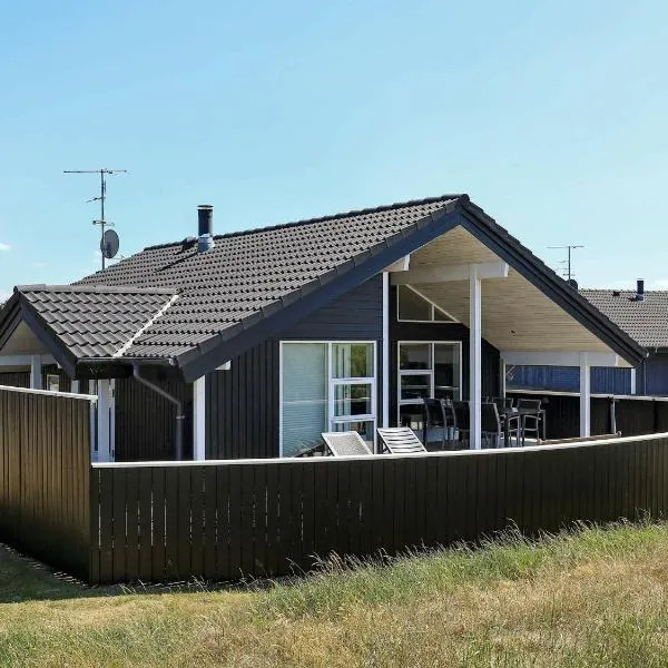 6 person holiday home in Ringkøbing-By Traum, hotel v destinaci Sondervig