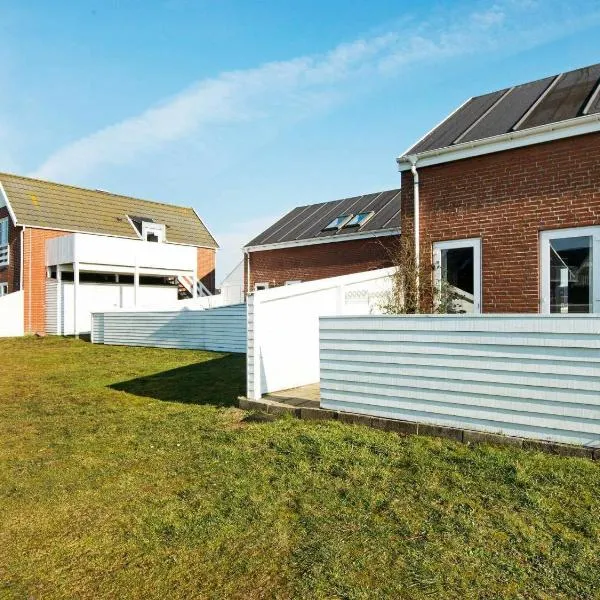 Three-Bedroom Holiday home in Rømø 39, hotel i Tagholm