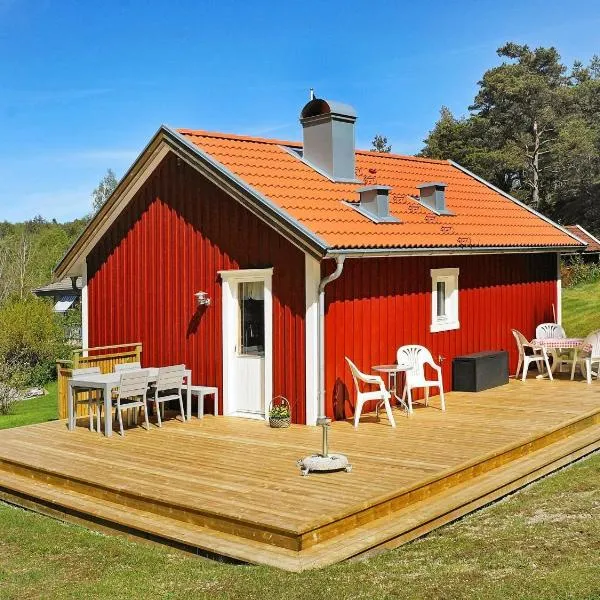 4 person holiday home in HENÅN, hotel v destinaci Nösund