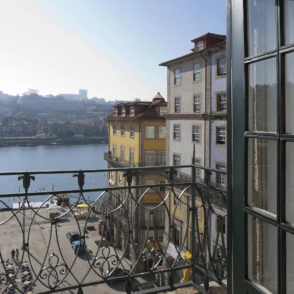 PortoSense Ribeira, hotel v Portu