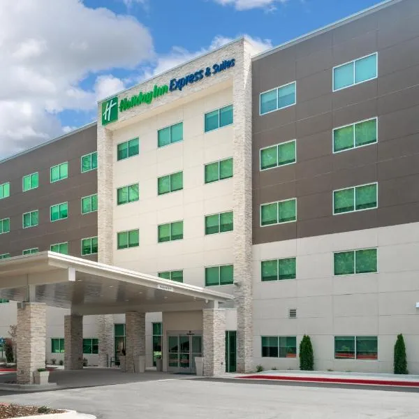 Holiday Inn Express & Suites Atlanta Airport NE - Hapeville, an IHG Hotel โรงแรมในฟอร์เรสต์ พาร์ค