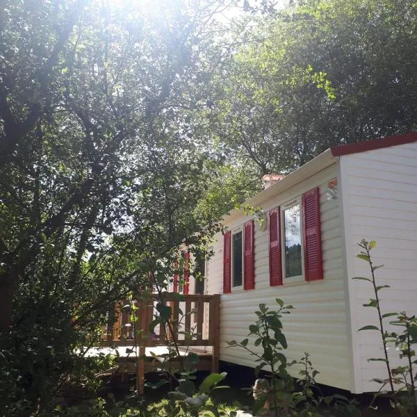 Camping Playa Sauces, hotel v destinaci Ribadesella