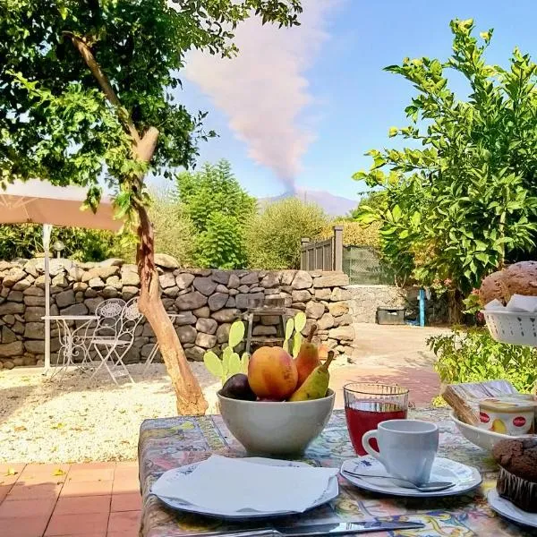 B&B CasaNera, hotel em Riposto