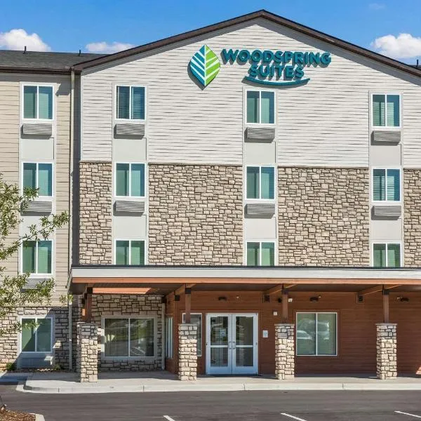 WoodSpring Suites Greenville Haywood Mall, отель в городе Травелерс Рест