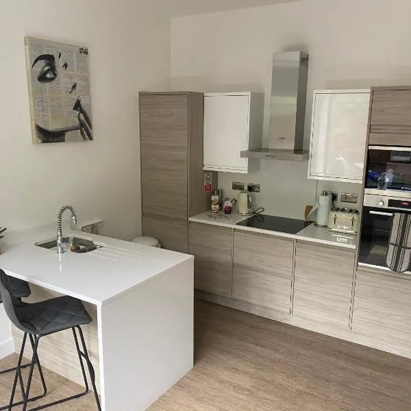 34 Cuppin Street - luxury city centre apartment!、チェスターのホテル