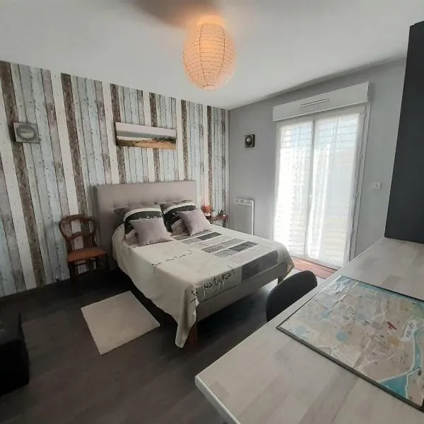 Chambre d'hôtes Les Joncs, hotel v destinaci Brax