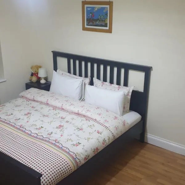 Guess bungalow wembley, hotel in London