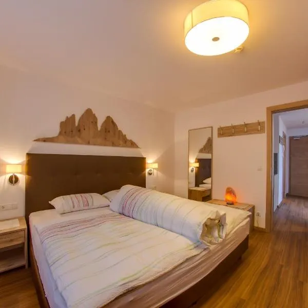 Residence Silvia, hotel u San Candidu