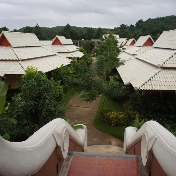 Poonyamantra Resort, hotel en Ban Rai