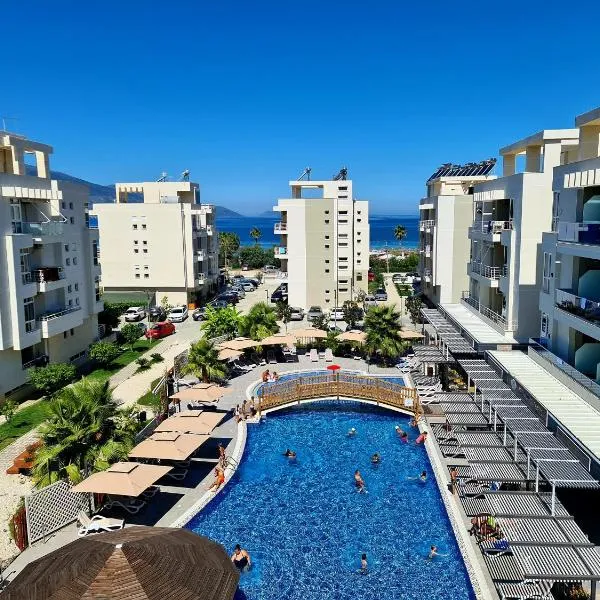 Flori beach Apartment Radhime, hotel in Radhimë