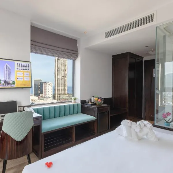 Cordial Grand Hotel Da Nang Beach - Infinity Rooftop Pool photo 2