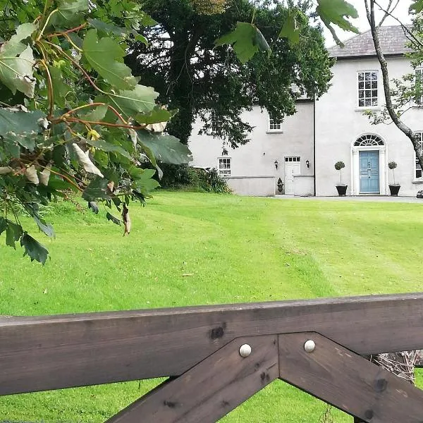 Next door at Broomfield House, hotel in Midleton