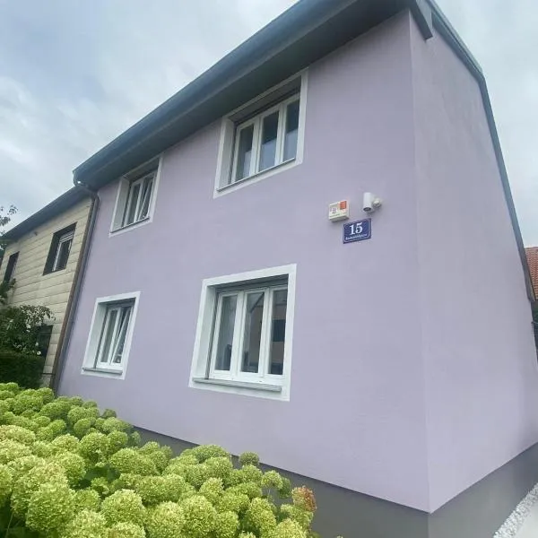 Einfamillienhaus, hotel in Rustenfeld