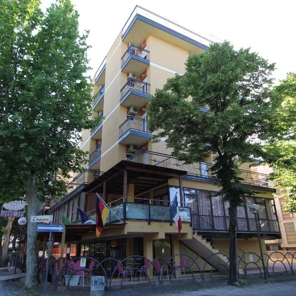 Hotel Settebello B&B, viešbutis Čezenatike