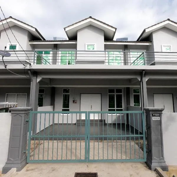 AYNA Homestay 5 minutes to Marang Jetty, hotel in Marang