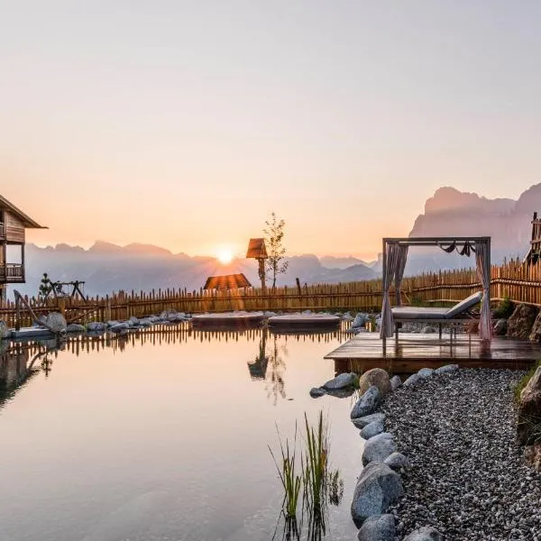 Hotel Goldknopf, hotel v destinaci Alpe di Siusi