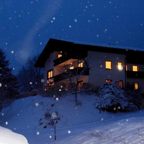 Gästehaus Steinerhof, hotel v destinaci Nikolsdorf