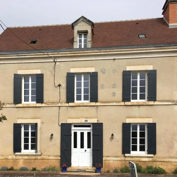 Ancien Relais de Poste The Old Post Office, hotel in Sainte-Eulalie-dʼAns