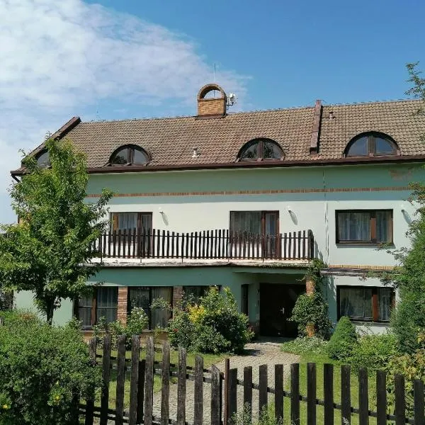 Otevřená Náruč Pension, hotel in Lazinov