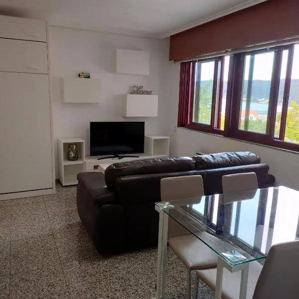 Estudio tipo Loft en el centro de Mugardos, hotel in Mugardos