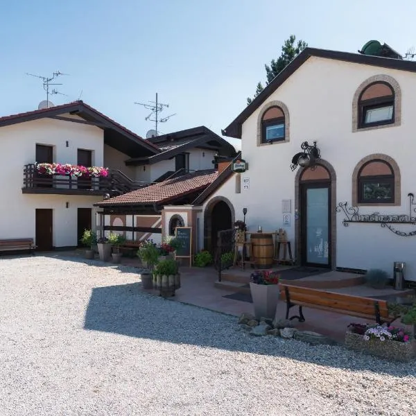 RESTAURACE A PENZION U DOUBKŮ, hotel a Lanžhot