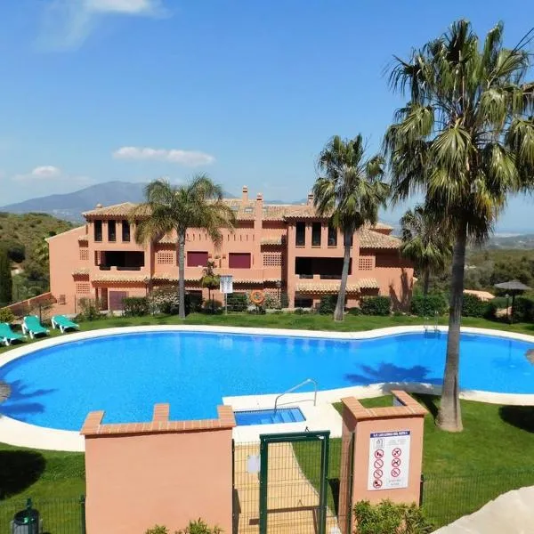 El Soto de Marbella FREE Golf-Tennis-Spa Area 2 Bedroom Penthouse, hotel in La Mairena