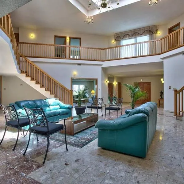 Grand Villa Estate, Hotel in Burlington