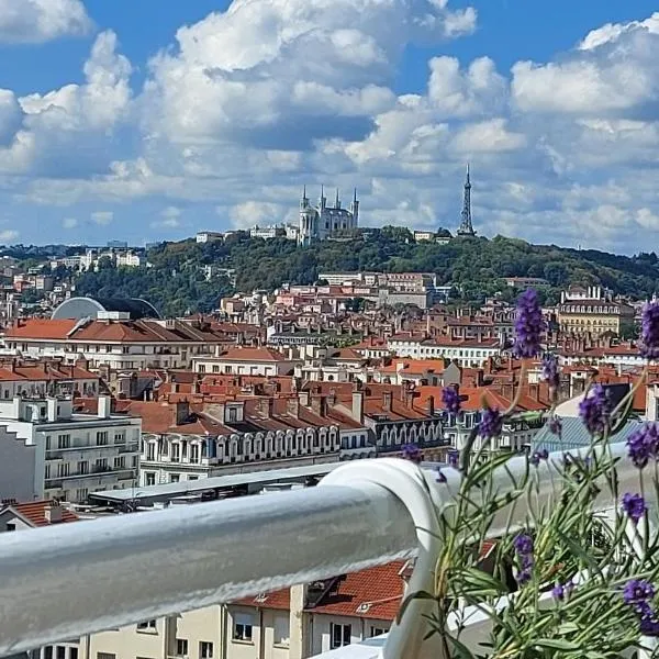 PLEIN SUD Terrasse Garage Netflix Climatisation, hotel in Lyon
