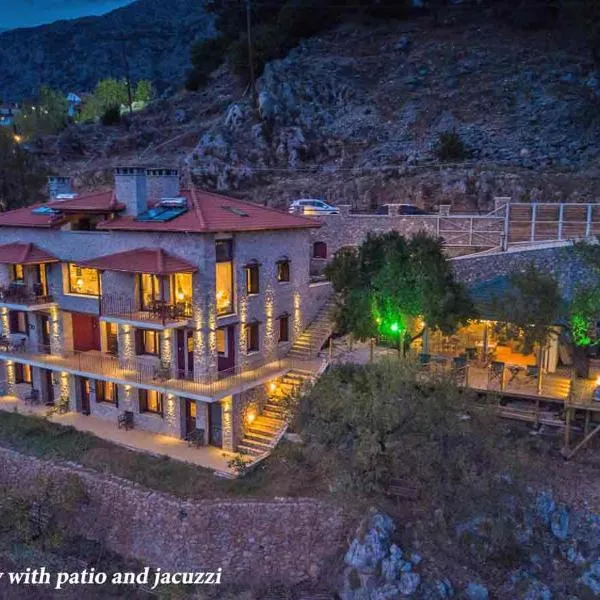 AlmondHouse Suites with Fireplace - ADULTS ONLY, hotel di Arachova