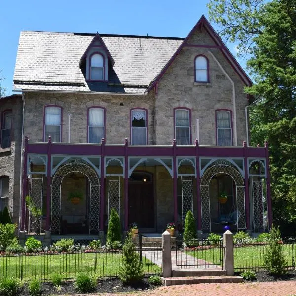 Gifford-Risley House Bed and Breakfast, hotel di Media