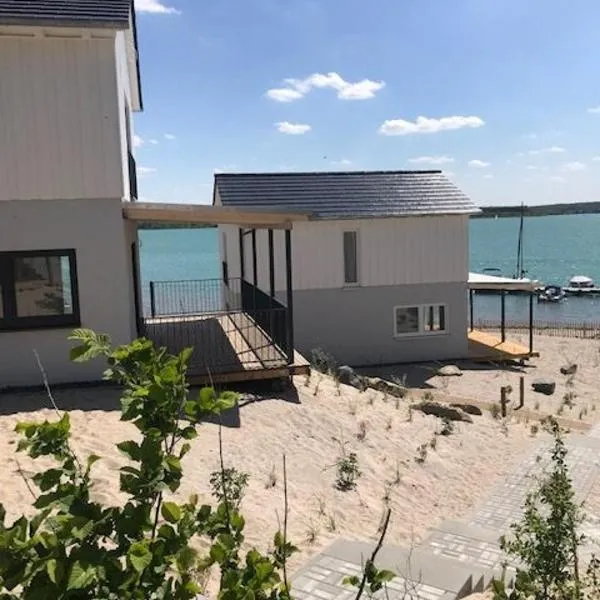 Ferienhaus SEE & Ferienhaus SEEBLICK, hotel in Lobstädt