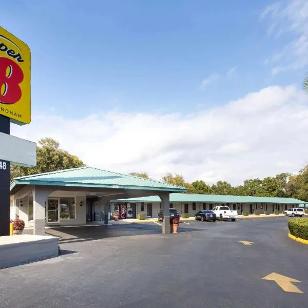 Super 8 by Wyndham Pensacola NAS Area, hotel in Pensacola